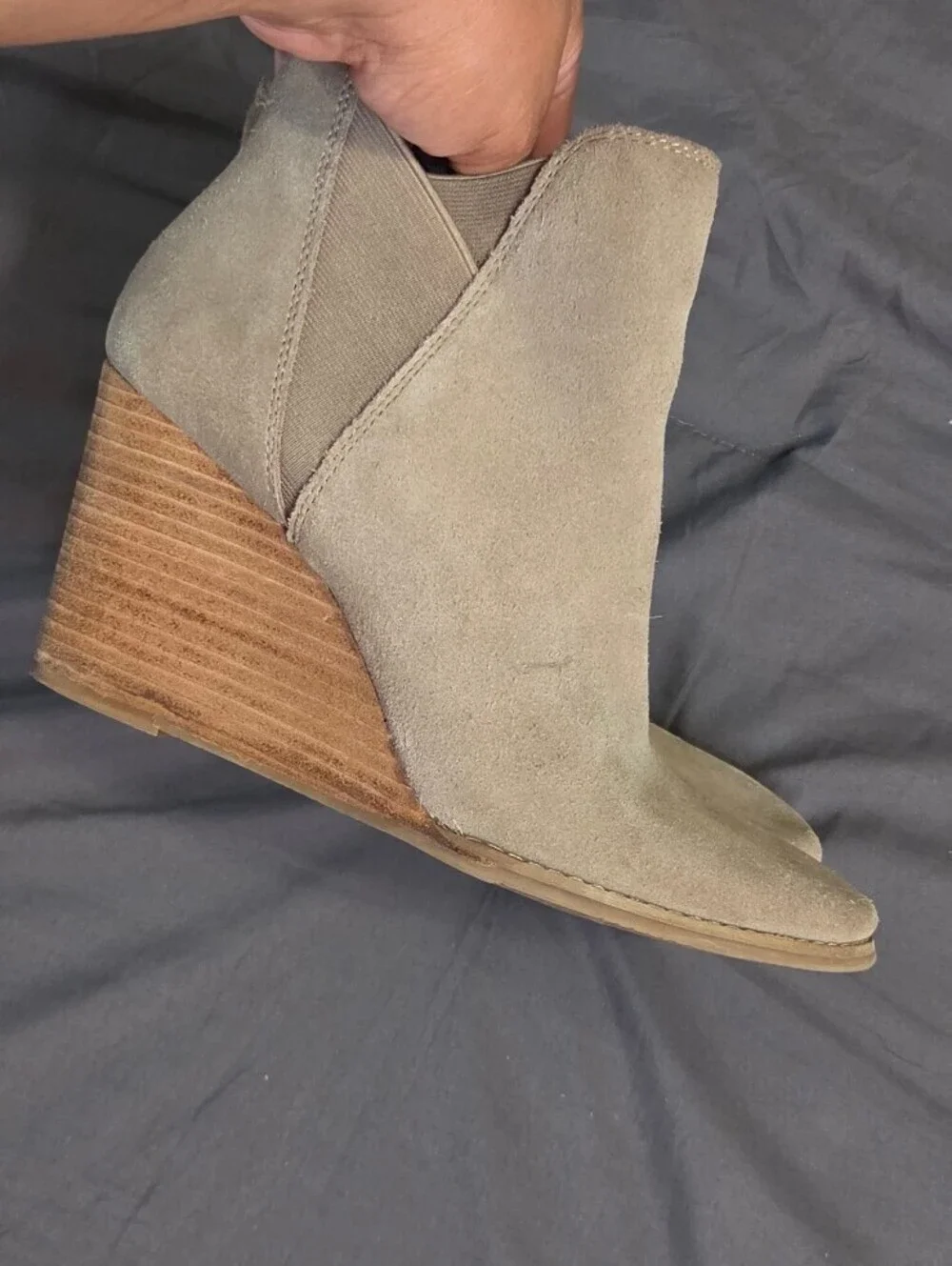 Women's Lucky Brand Taupe Suede Wedge Ankle Boots sz 10